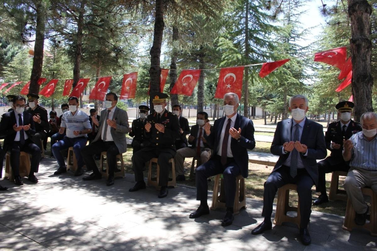 Isparta&rsquo;da şehitler dualarla anıldı