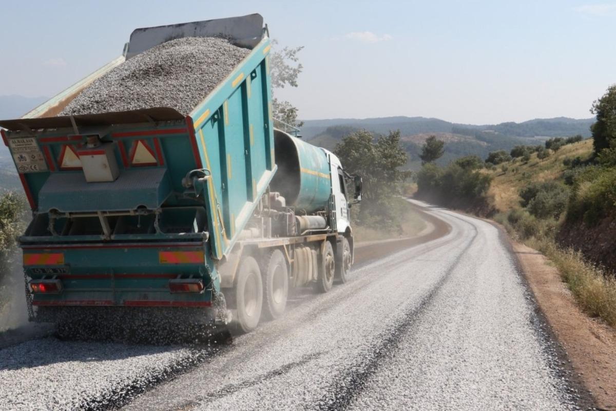 Manisa&rsquo;da 5 il&ccedil;ede asfalt &ccedil;alışması