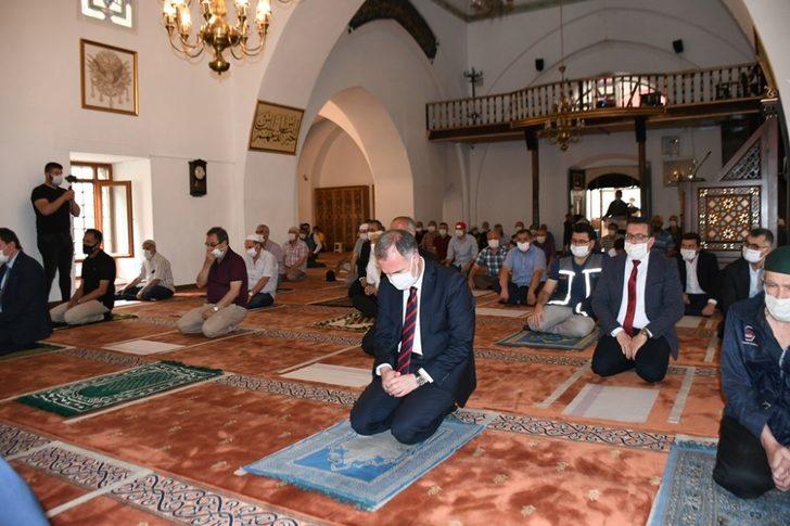 İnegöl’de 15 Temmuz şehitleri Mevlid-i Şerif’le anıldı G1