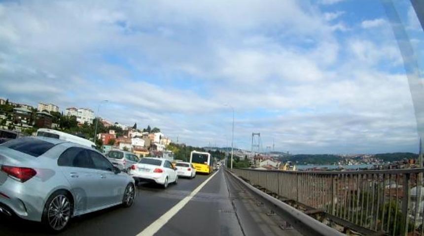 15 Temmuz Şehitler K&ouml;pr&uuml;s&uuml; girişinde zincirleme kaza!