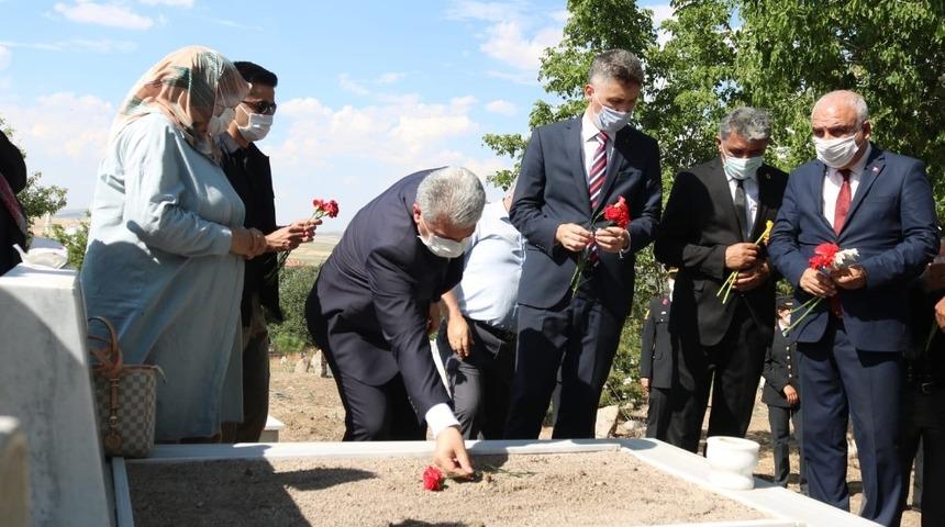 15 Temmuz şehitleri mezarları başında anıldı