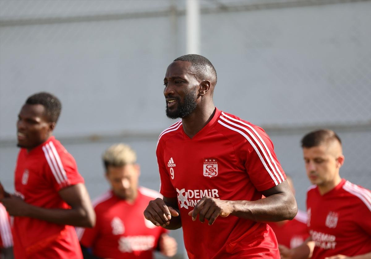 Sivasspor'da Gen&ccedil;lerbirliği mesaisi başladı