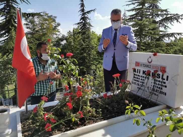 AK Parti’den şehit kabirlerine ziyaret G1