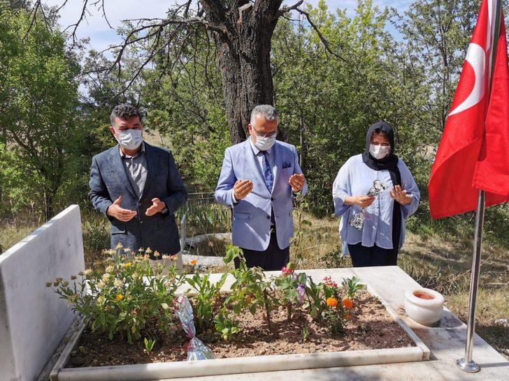 AK Parti’den şehit kabirlerine ziyaret G2