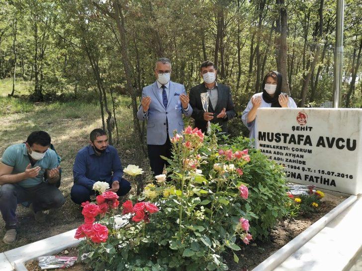 AK Parti’den şehit kabirlerine ziyaret G3