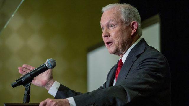 Eski Adalet Bakanı Alabama'da Seçim Yarışını Kaybetti