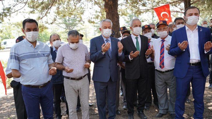 Isparta’da protokol 15 Temmuz Ormanı’na fidan dikti G2
