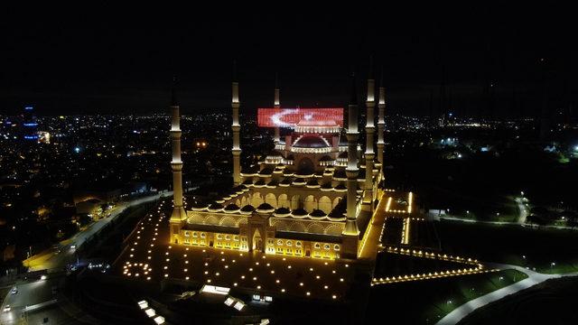 15 Temmuz'un 4. yıl dönümünde tüm camilerden sela okundu