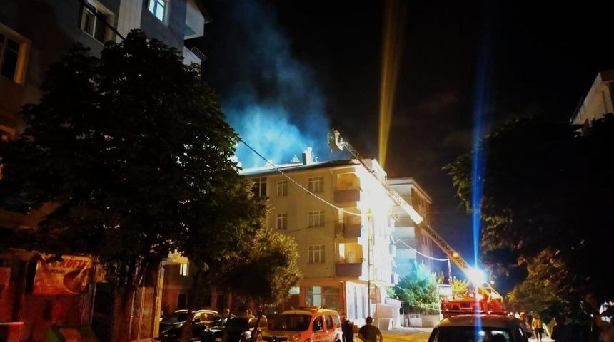 Sancaktepe’de mahalleyi sokağa döken yangın