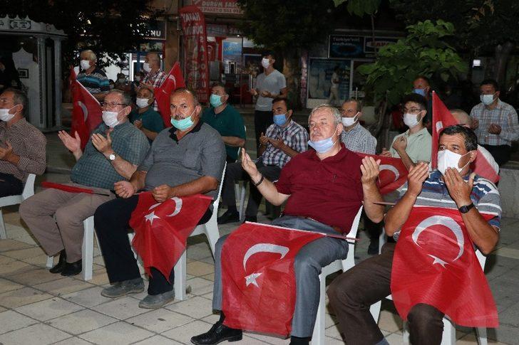 Taşova ’Demokrasi Nöbeti’nde buluştu G4