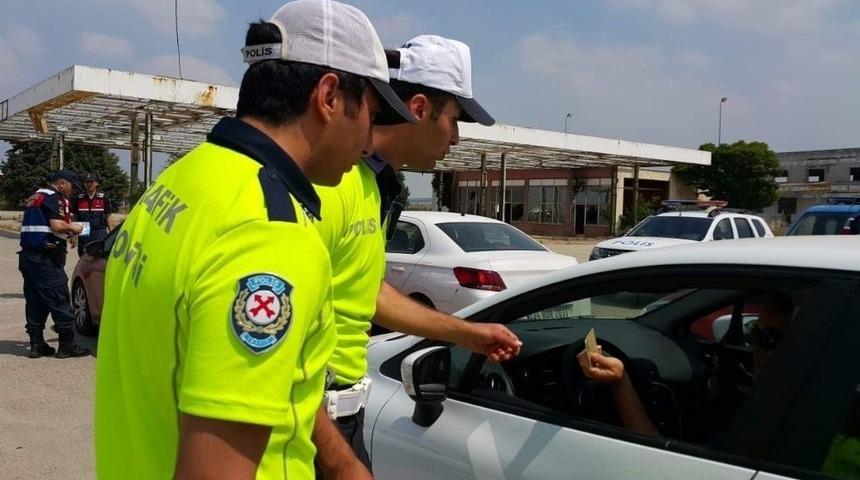 Emniyetten uzun yola &ccedil;ıkacaklara mola uyarısı: &ldquo;2 saatte bir mola verin&rdquo;