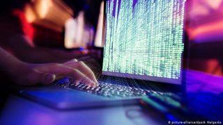 Ünlülerin Twitter hesaplarına siber saldırı