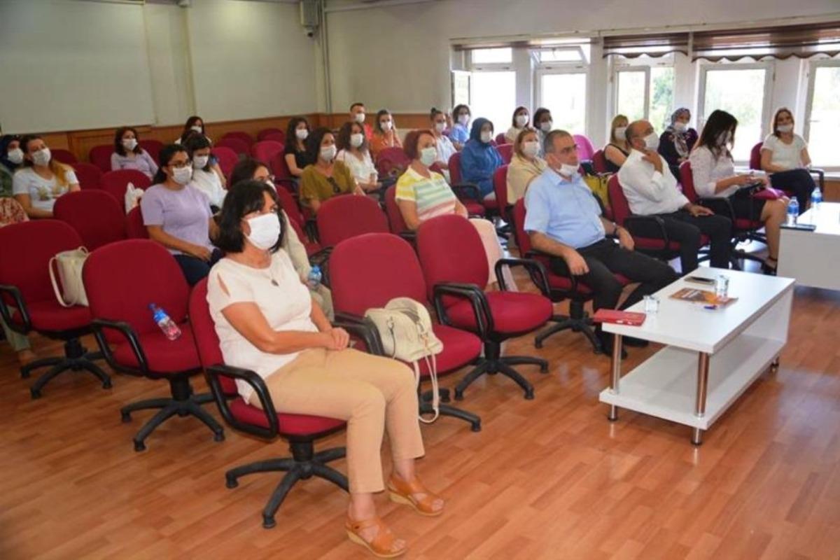 Kadın &ccedil;ift&ccedil;ilere &lsquo;Biyoteknik M&uuml;cadele&rsquo; eğitimi verildi