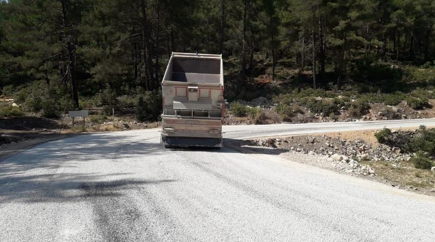 Silifke&rsquo;de 5.1 kilometre sathi asfalt kaplama yapıldı