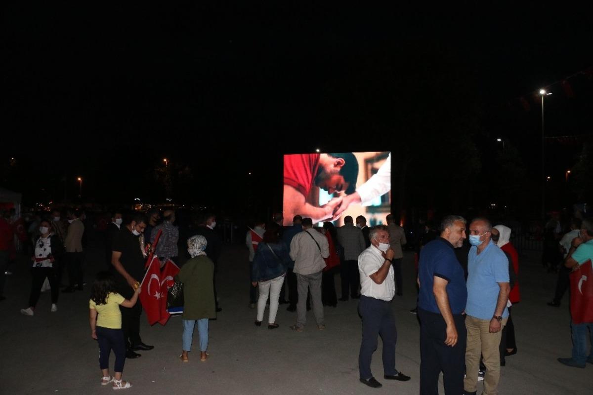 Kartal Meydanı&rsquo;nda &ldquo;15 Temmuz Demokrasi N&ouml;beti&rdquo; tutuldu