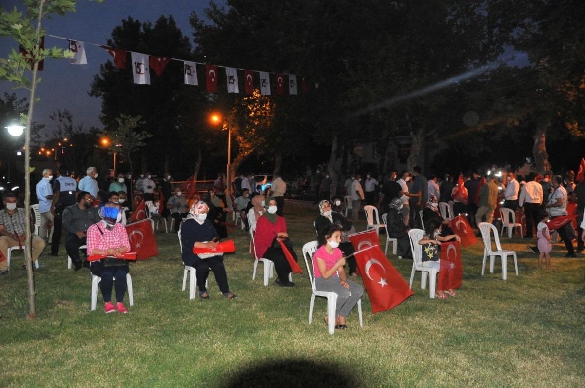 Birecik&rsquo;te 15 Temmuz Demokrasi ve Milli Birlik G&uuml;n&uuml; kutlandı