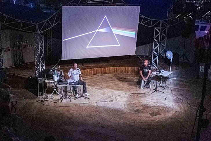 Canlı radyo programında efsane müzik grubu Pink Floyd gecesi G3