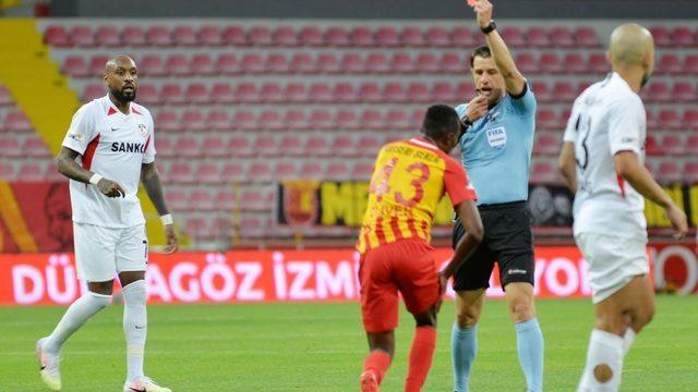 Kayserisporlu Bernard Mensah: Kümede kalacağımıza inanıyoruz