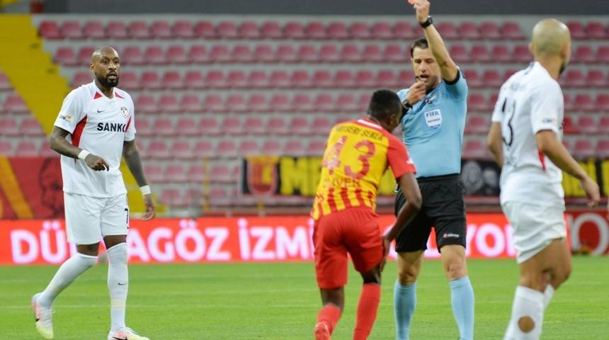 Kayserisporlu Bernard Mensah: "K&uuml;mede kalacağımıza inanıyoruz"