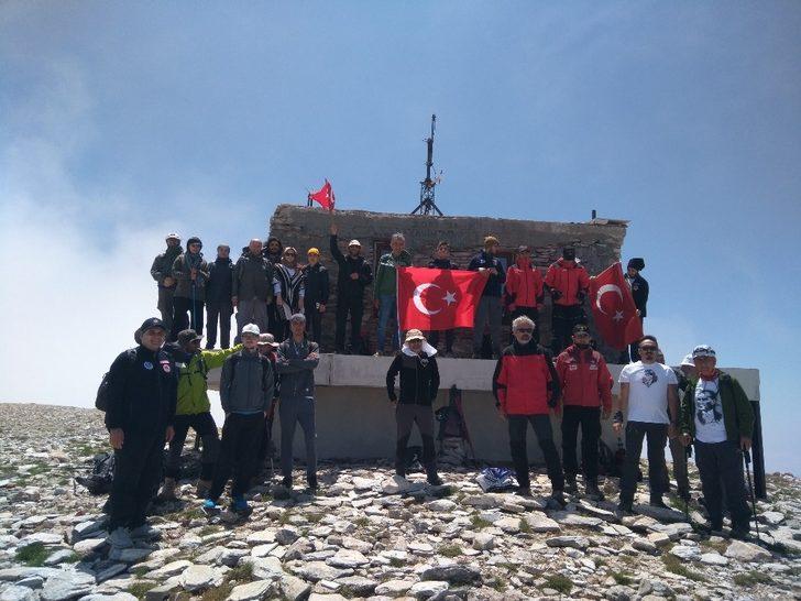 Doğa tutkunlarından 15 Temmuz zirvesi G3