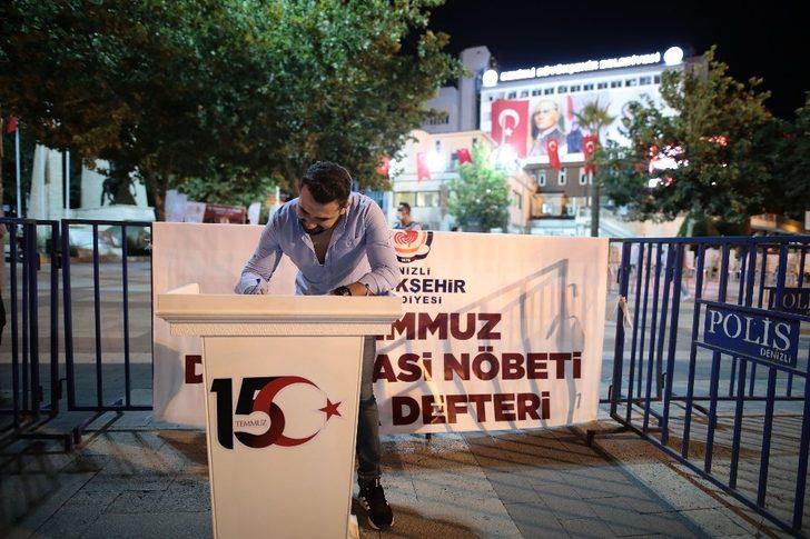 15 Temmuz hatıra defterine, milli iradeye olan bağlılıklarını yazdılar G1