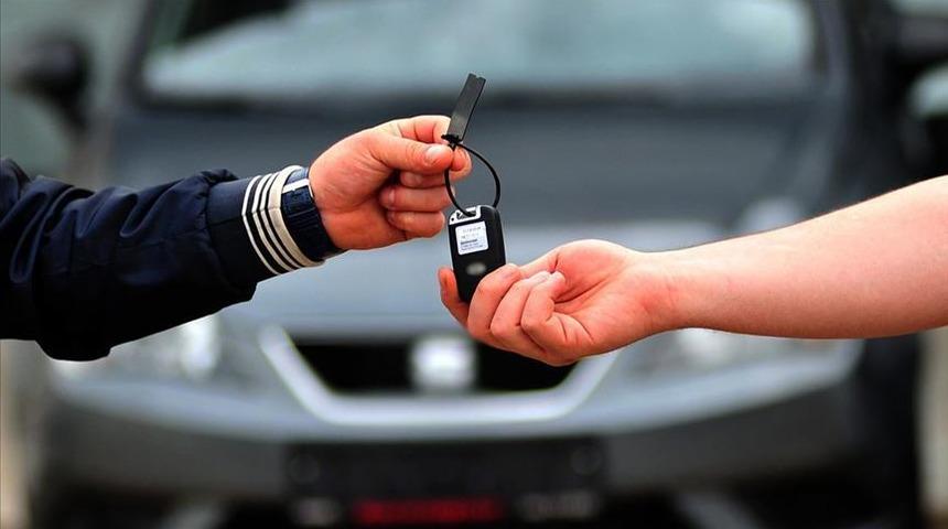 İkinci el araba fiyatları düştü mü, yükselecek mi? Şimdi araba alınır mı 2021? Piyasa ne zaman düzelir? İkinci el araç piyasasında son durum
