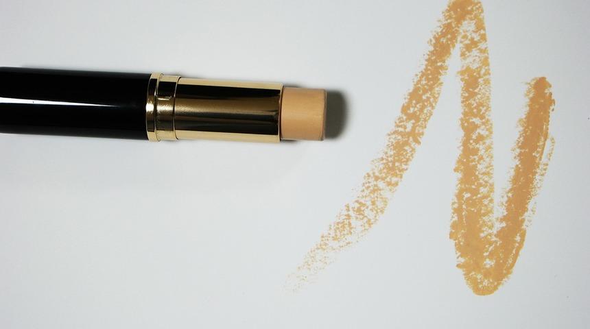 Yanlış seçim tüm makyajı mahvediyor! İşte doğru fondöten seçmenin püf noktaları...