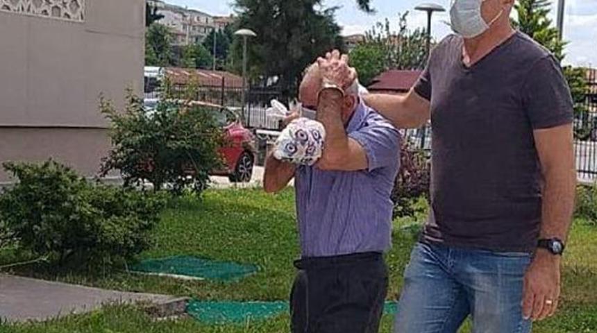 Kocaeli'nde iğren&ccedil; olay! D&ouml;v&uuml;p, polise teslim ettiler