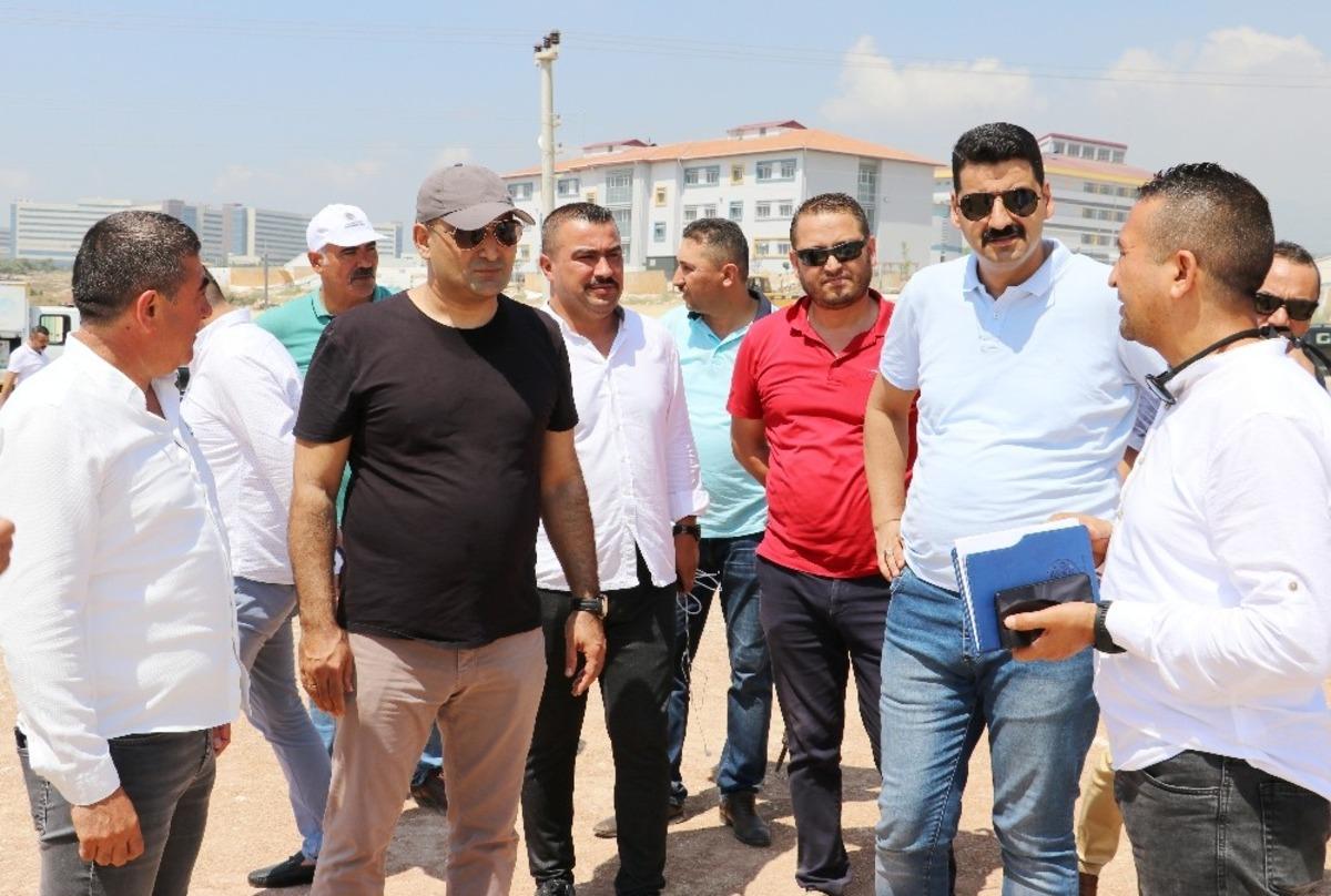 Başkan Yılmaz, kurban satış yerini inceledi