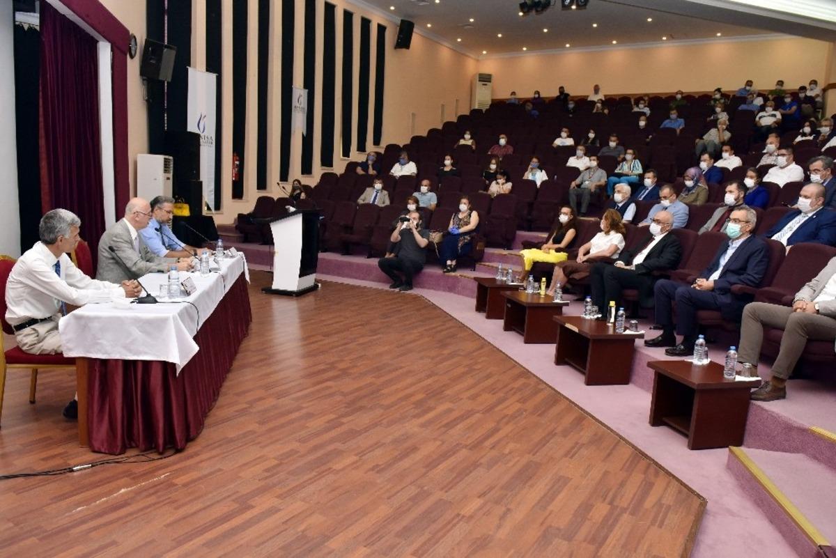 Manisa CB&Uuml;&rsquo;den 15 Temmuz paneli