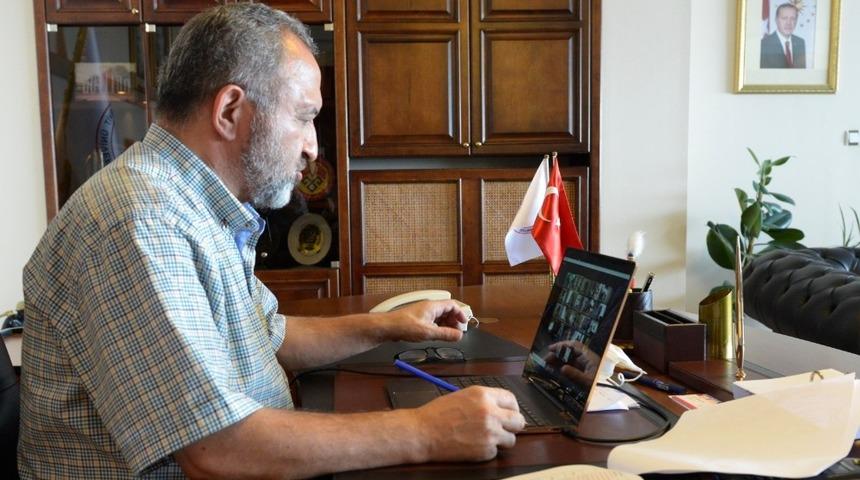 Rekt&ouml;r &Ccedil;ufalı, Araştırma ve Uygulama Merkez M&uuml;d&uuml;rleri ile bir araya geldi