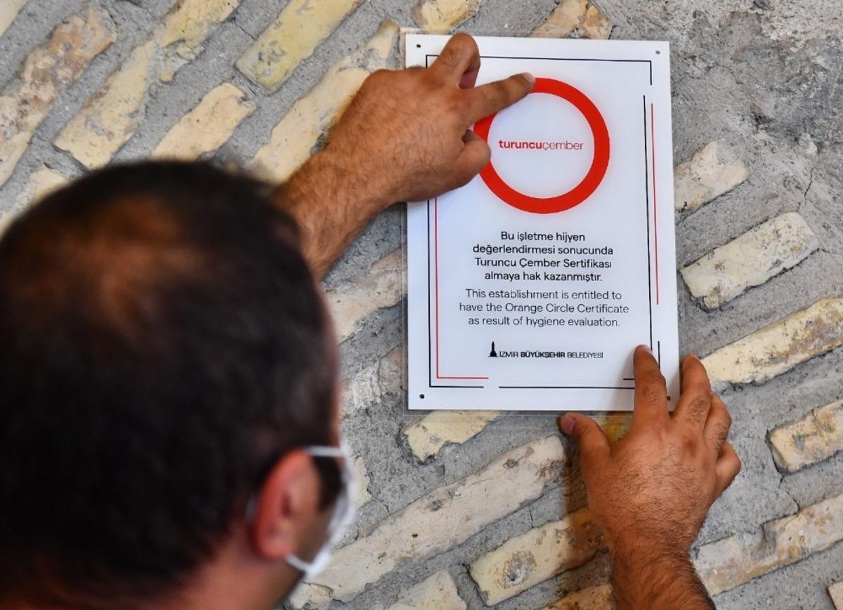 &Ccedil;eşme Ilıca Plajı&rsquo;na &ccedil;ifte sertifika