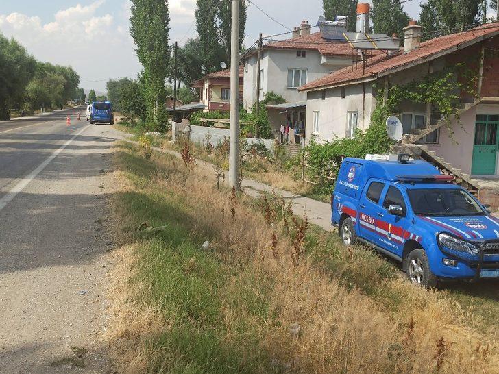 Otomobilin çarptığı elektrikli bisiklet sürücüsü yaralandı G4