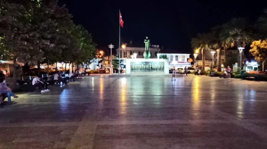 Son dakika: İzmir'de 4.1 b&uuml;y&uuml;kl&uuml;ğ&uuml;nde deprem! (AFAD-Kandilli son depremler)