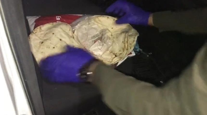 Bursa’da lavaşın arasında 500 gram esrar ele geçirildi: 2 gözaltı