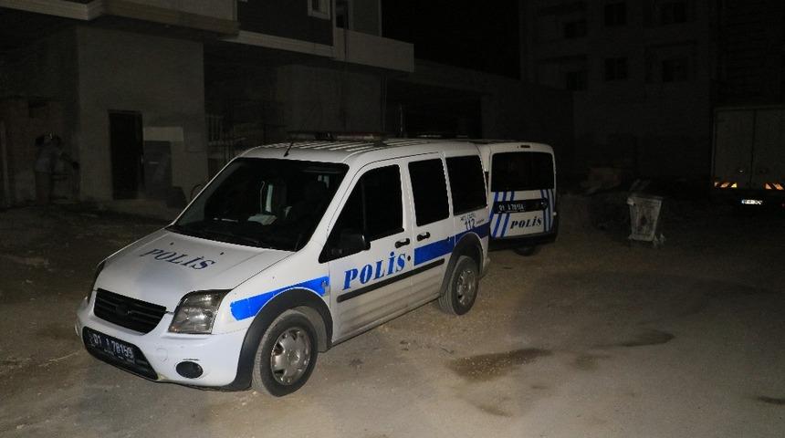 Polisten kaçan hırsız inşaattan atlayıp ayağını kırdı