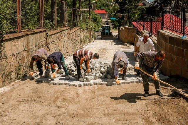 Bitlis Belediyesinde kaldırım ve çevre düzenlemesi