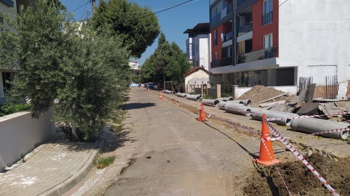 Ata Mahallesi&rsquo;nde yağmur suyu &ccedil;alışmaları devam ediyor