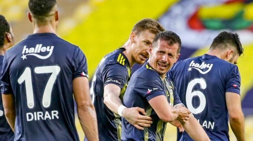 Fenerbahçe'de antrenmanda kavga çıktı! Emre Belözoğlu, Dirar'ı kovdu...