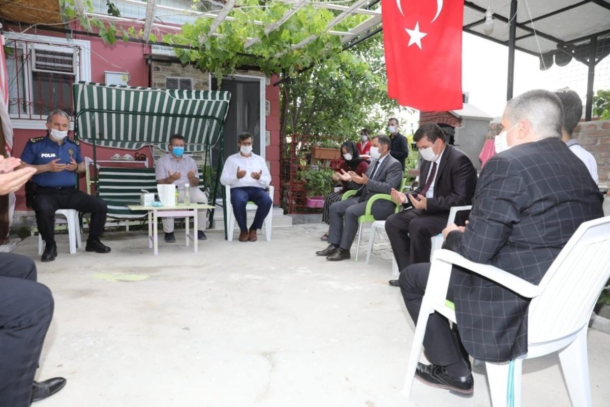 Şehit &Ouml;mer Halisdemir Burdur&rsquo;da dualarla anıldı