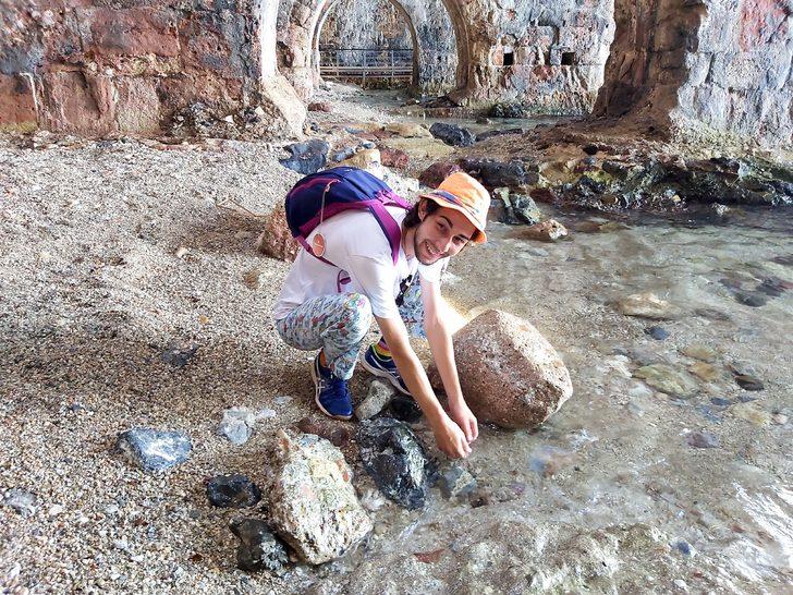 Gelecekteki kızı için otostopla dünyayı geziyor G2