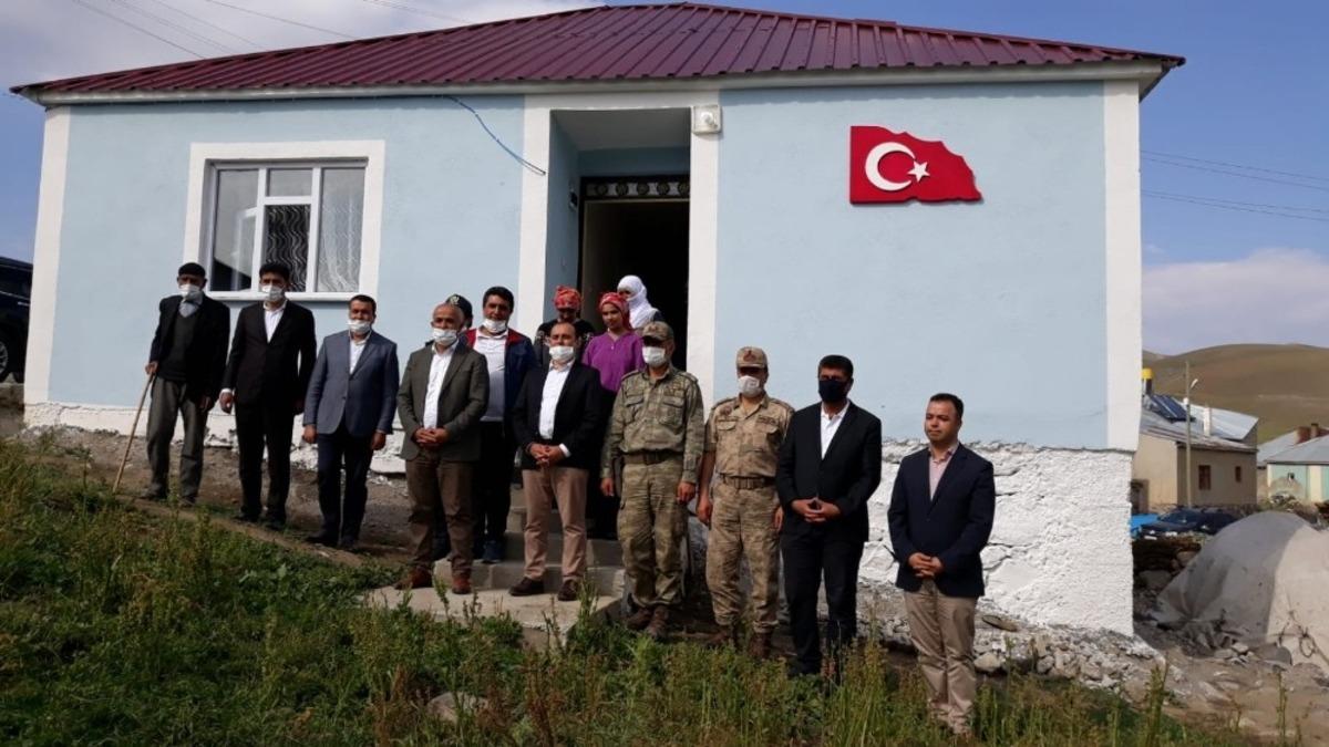 Hayallerinin &ouml;tesinde bir eve kavuşan kimsesiz kızlardan duygulandıran hediye