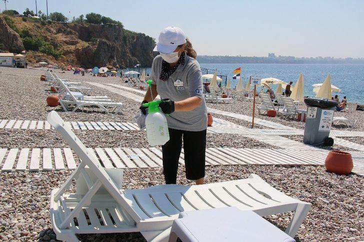 EKDAĞ Konyaaltı Plajı tatilcilerin gözdesi oldu G2
