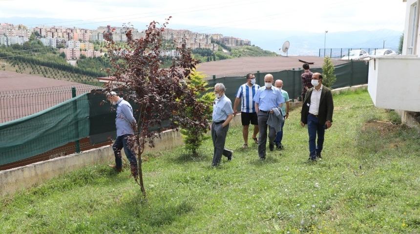 İzmit&rsquo;te istinat duvarı tehlikesi nedeniyle iki bina tahliye edildi