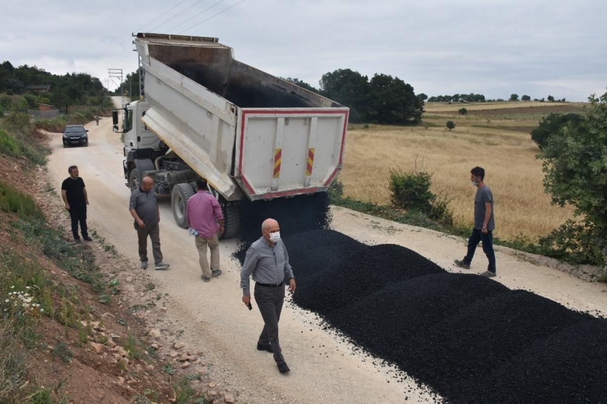 Karab&uuml;k&rsquo;te asfalt &ccedil;alışmaları devam ediyor