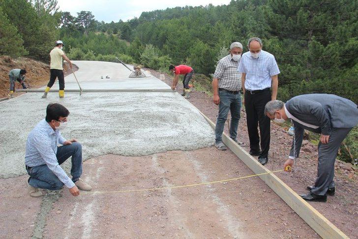 Tosya Kaymakamı Deniz Pişkin yol çalışmalarını inceledi G2
