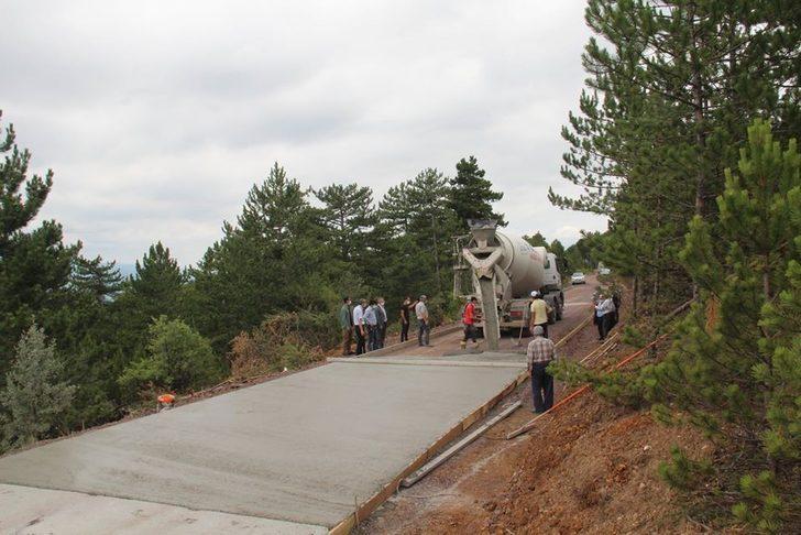 Tosya Kaymakamı Deniz Pişkin yol çalışmalarını inceledi G3