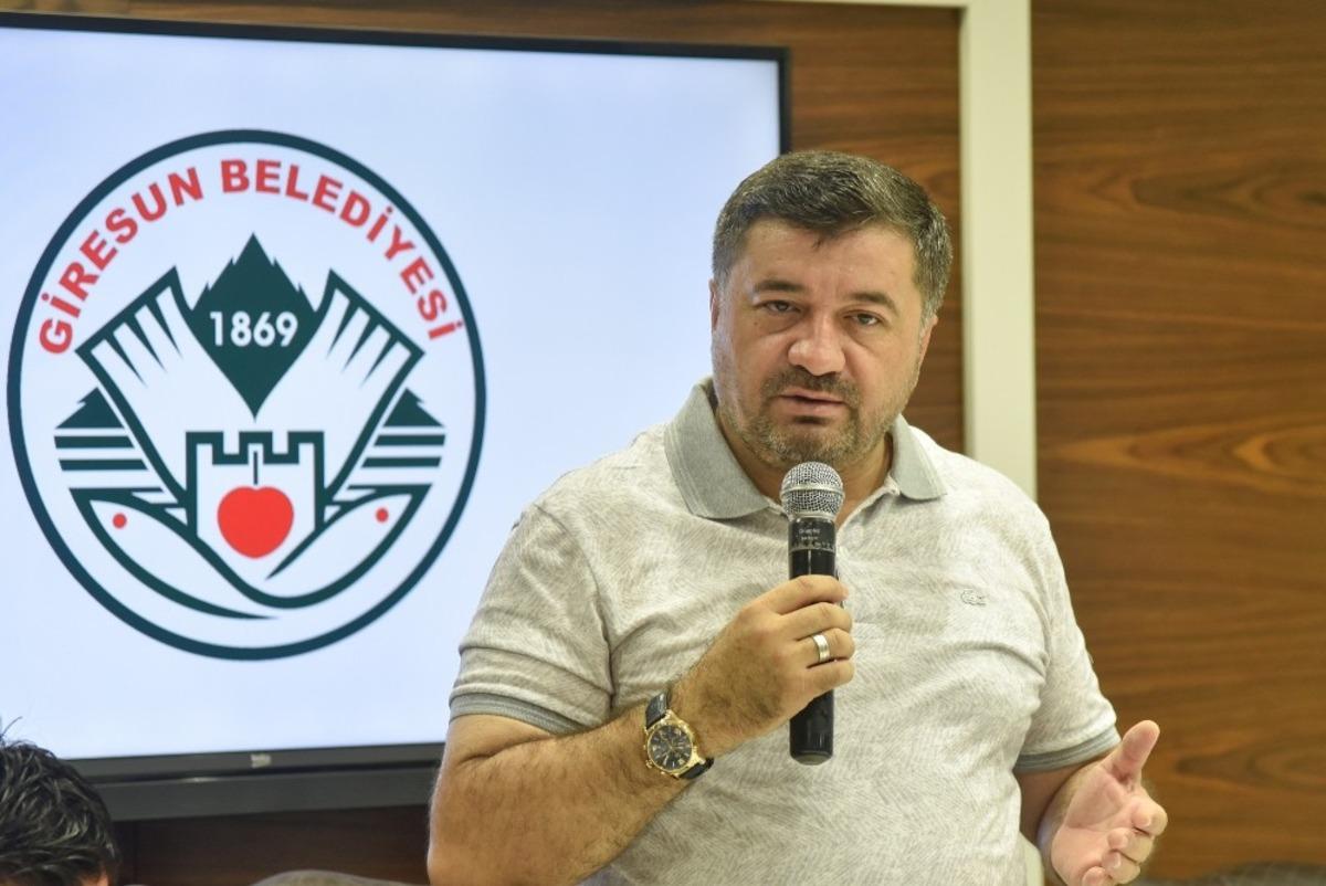 Belediye Başkanı Şenlikoğlu, muhtarlarla bir araya geldi