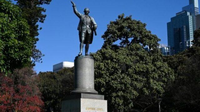 1770 yılında ayak bastığı Avustralya'da Kaptan James Cook'un heykeli