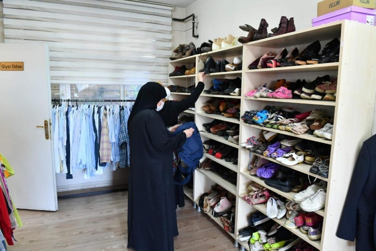 Bağışlanan giysiler ihtiya&ccedil; sahiplerini sevindiriyor